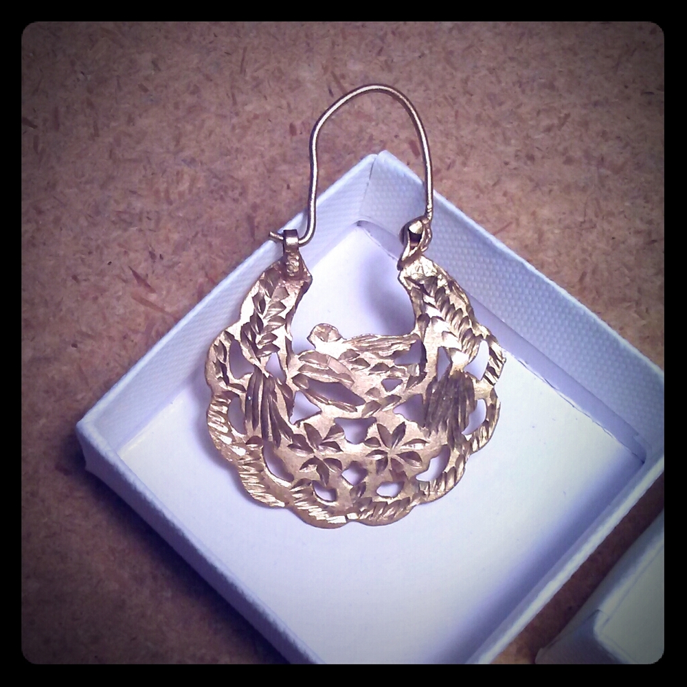 2/$12 Vintage Etched Bird Hoop Earrings